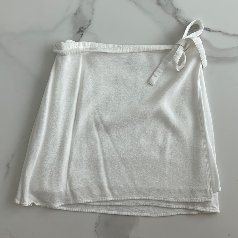 Aritzia white tie mini skirt size small